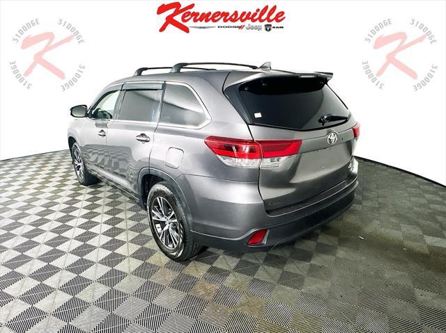 2018 toyota highlander le