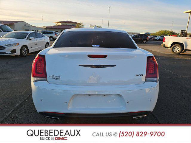 2022 chrysler 300 touring
