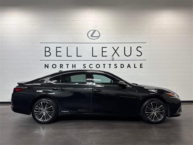 2022 lexus es 300h premium