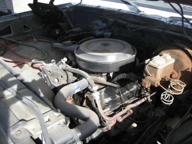 1974 chevy silverado 10. running. has utility bed body