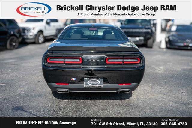 2023 dodge challenger sxt