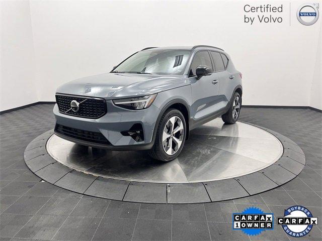 2023 volvo xc40 ultimate dark theme