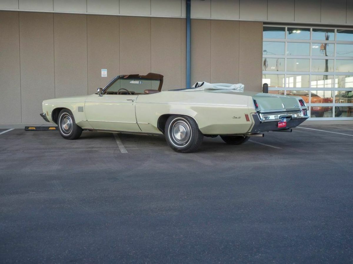 455 v8 yellow