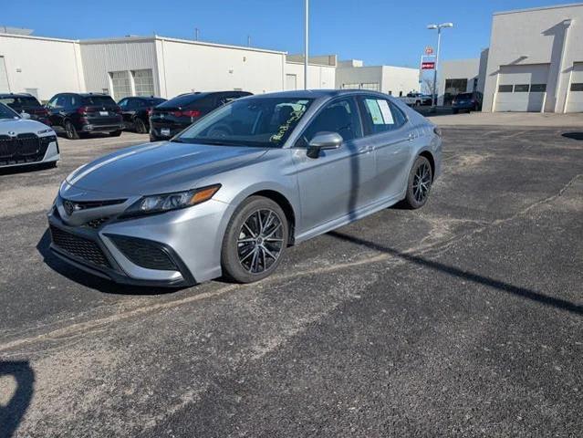 2023 toyota camry se