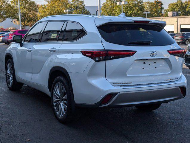 2022 toyota highlander platinum