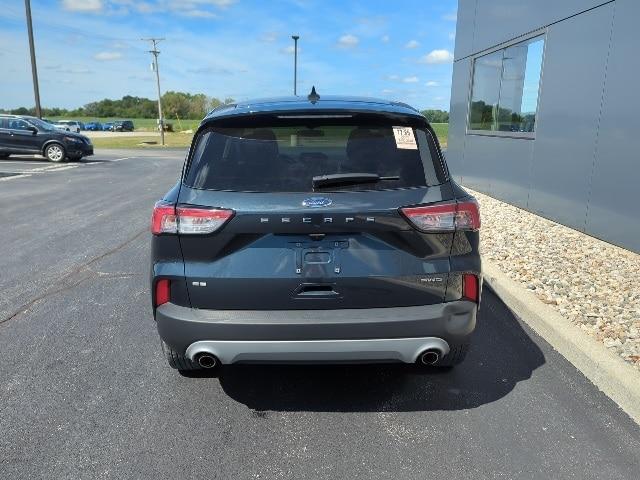 2022 ford escape se