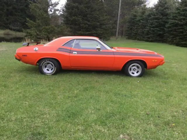 dodge mopar challenger 727 v8 classic vintage collector auto
