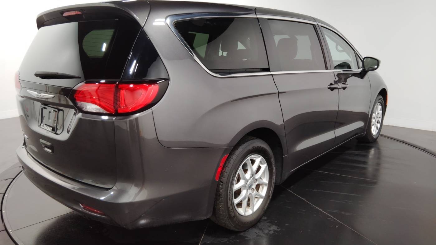2021 chrysler voyager lx