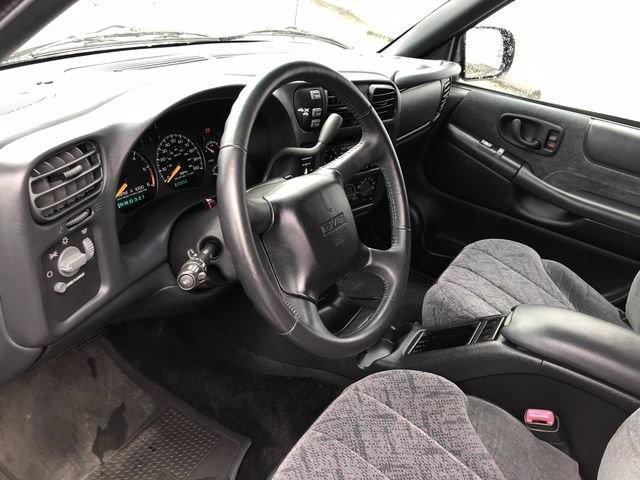 2001 gmc sonoma in cottage lake, washington