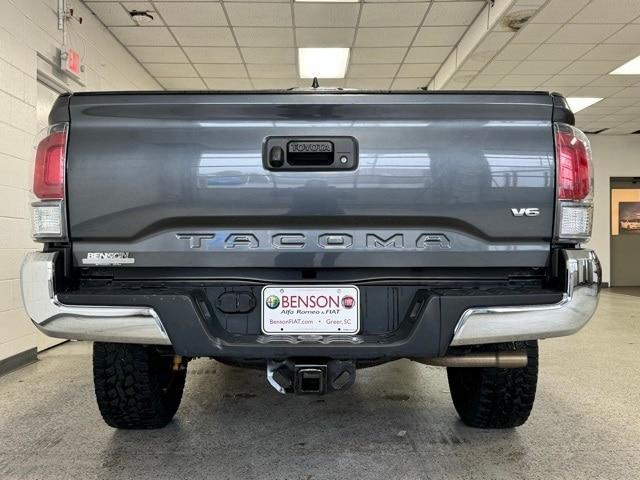2022 toyota tacoma sr5