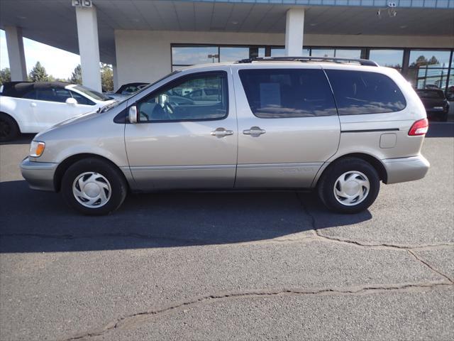 2002 toyota sienna xle