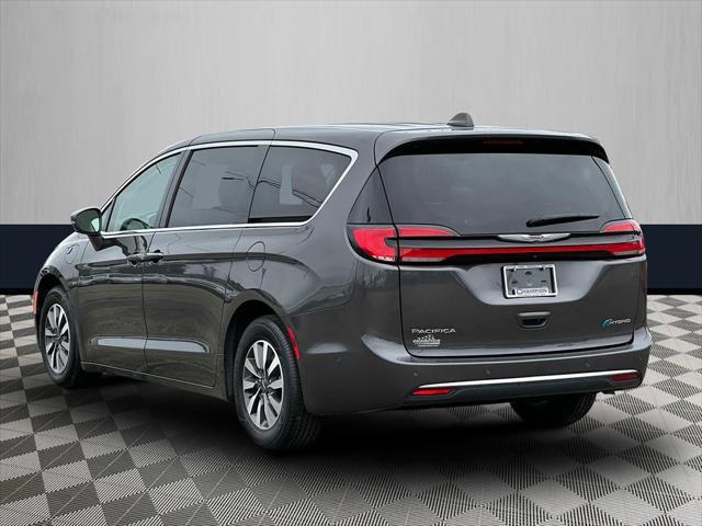 2022 chrysler pacifica hybrid touring l