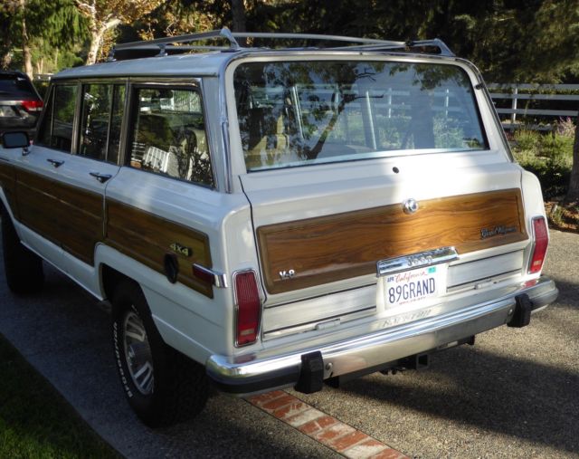 1989 jeep grand wagoneer 4x4 **restored** beauty
