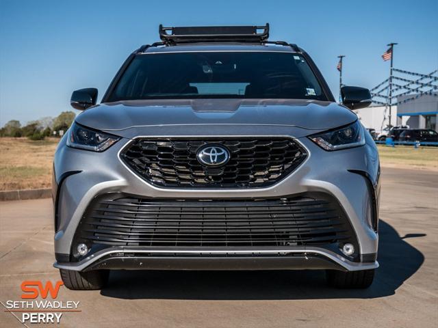2021 toyota highlander xse