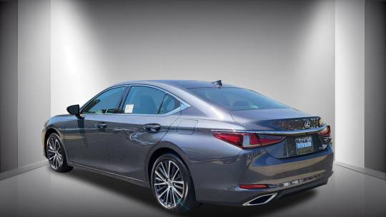 2025 Lexus ES