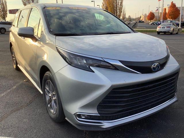 2024 toyota sienna xle