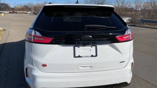 2022 ford edge se