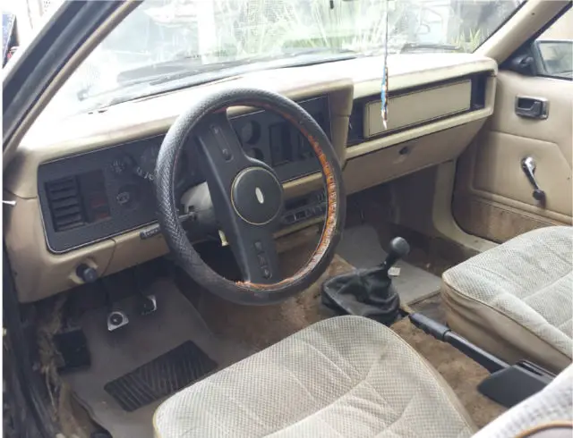 1985 ford mustang lx sedan 2-door 2.3l