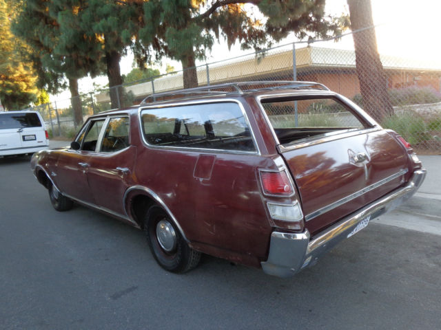 1968 oldsmobile flat top wagon very rare all original barn find!