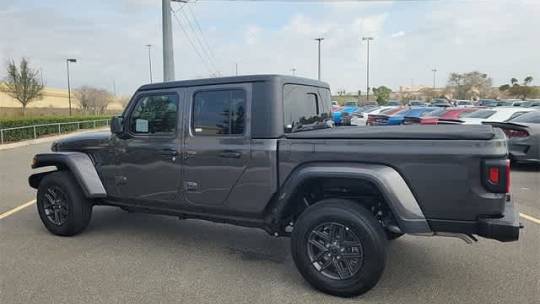 2024 Jeep Gladiator