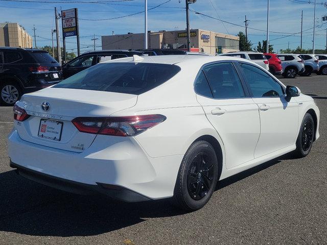 2021 toyota camry le