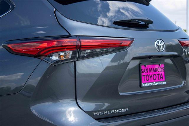 2023 toyota highlander le