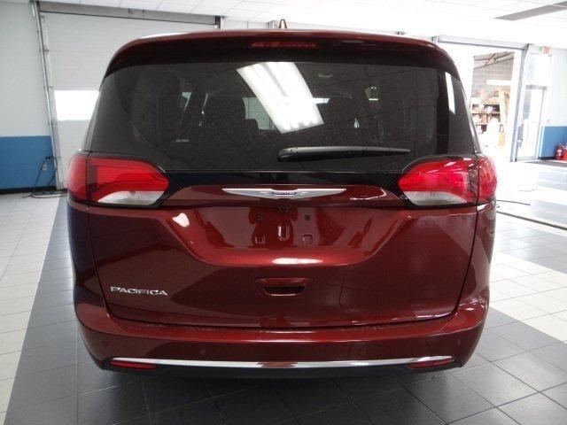 new 2020 chrysler pacifica touring-l stoughton, wi 53589 for sale in stoughton, wisconsin