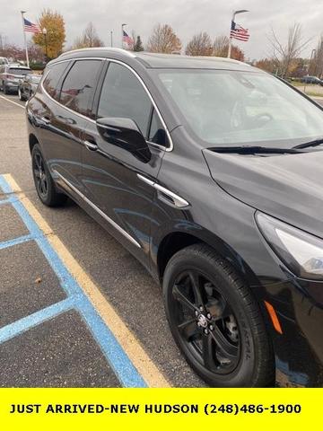 2023 buick enclave essence