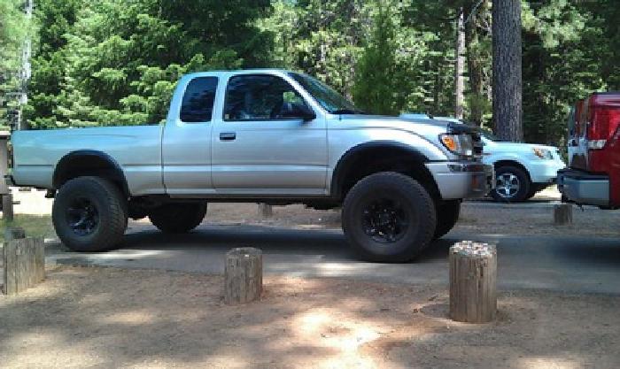 2000 toyota tacoma v6 4x4 in west sacramento, ca