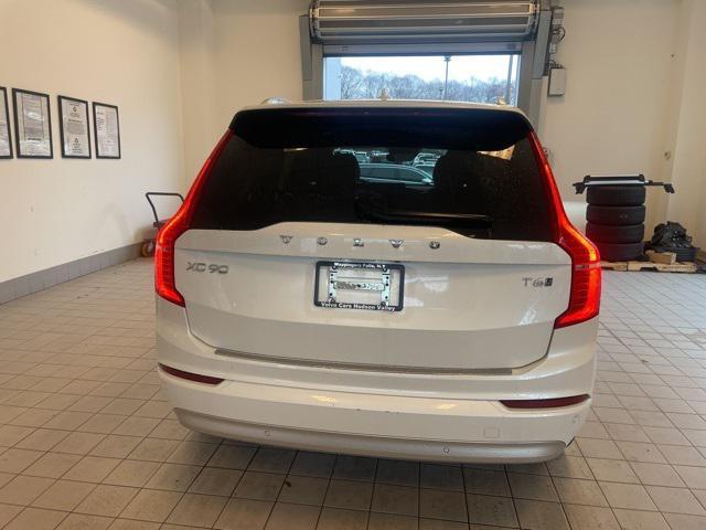 2022 volvo xc90 t6 momentum