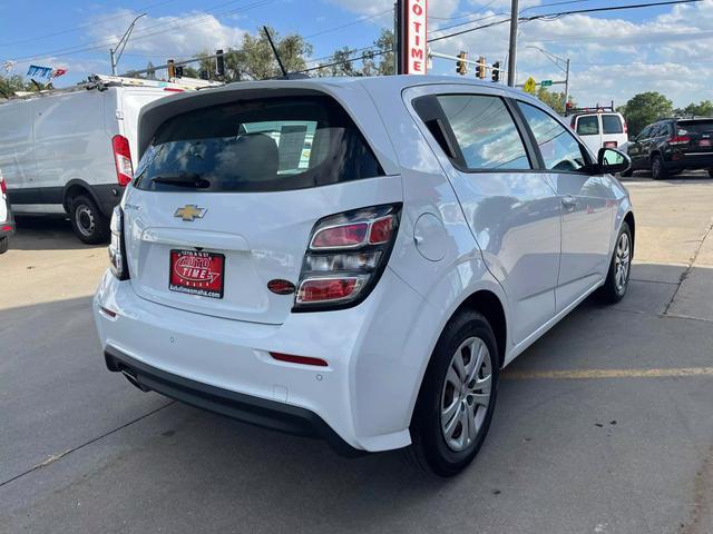 2020 chevrolet sonic fwd hatchback 1fl 5-door
