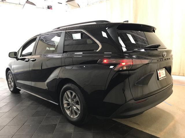 2023 toyota sienna xle