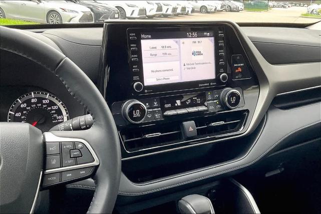 2022 toyota highlander le