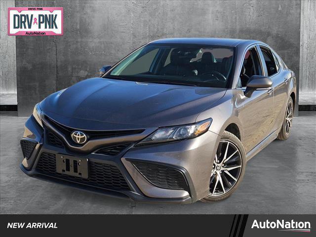 2022 toyota camry se