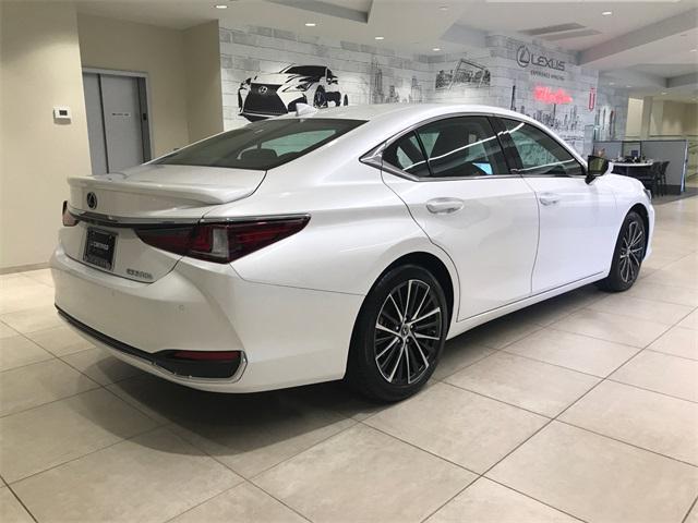2024 lexus es 300h base