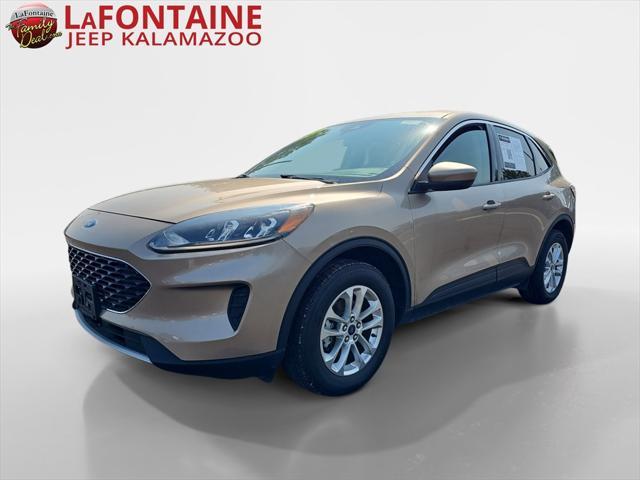 2020 ford escape se