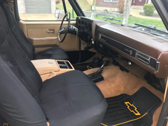1985 chevy k5 blazer no rust, brand new 350 crate motor !!!!!