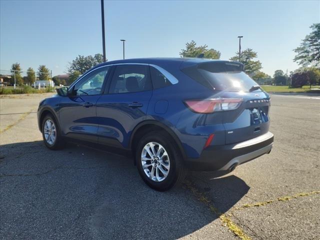 2022 ford escape se