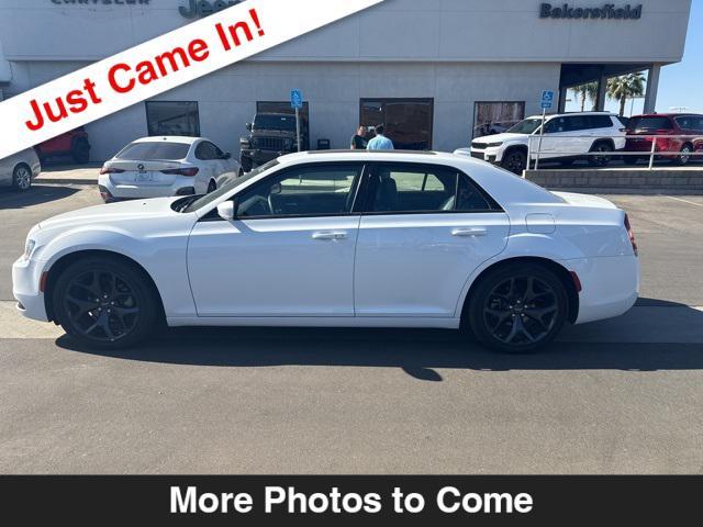 2022 chrysler 300 s