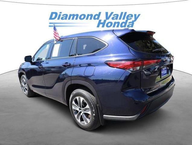 2022 toyota highlander xle