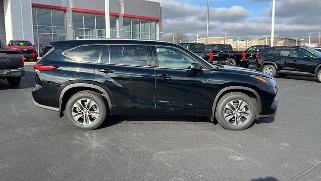 2021 toyota highlander xle