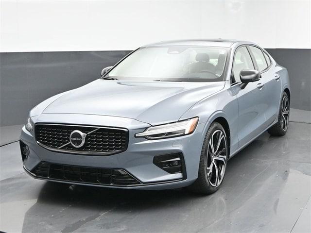 2024 volvo s60 b5 ultimate dark