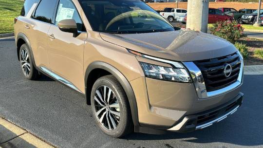 2024 Nissan Pathfinder platinum