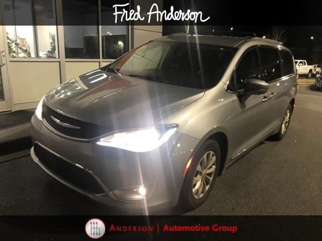 2017 chrysler pacifica touring-l