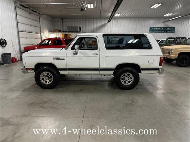1990 dodge ramcharger in holland, michigan