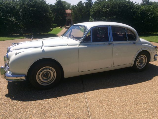 more pix!1967 jaguar mark 2 5sp 4.2 hd8s ac picnic trays d-type mk2 willwood