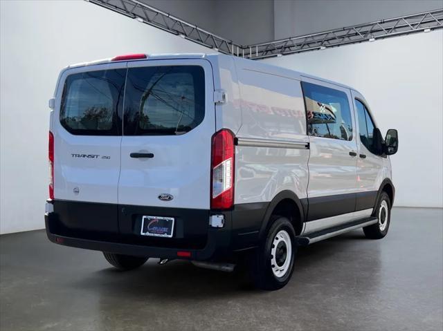 2023 ford transit-250 base