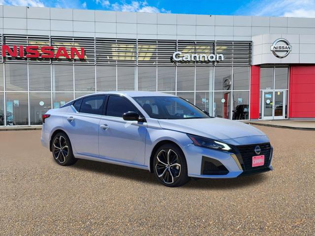 2023 nissan altima sr fwd