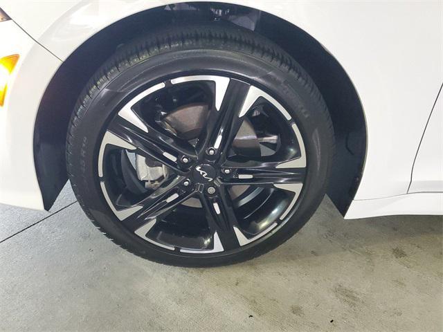 2022 kia k5 gt-line