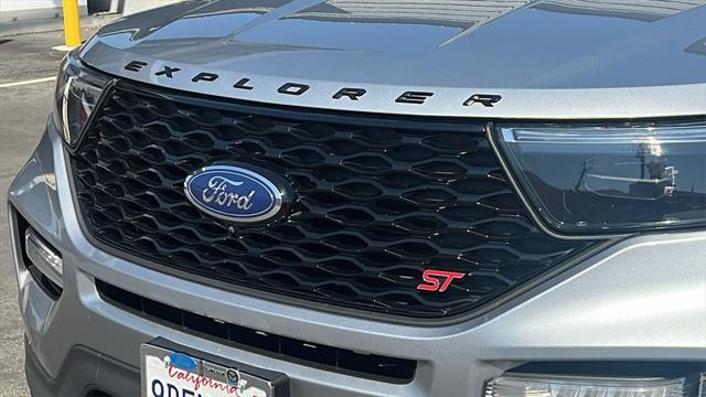 2022 ford explorer st